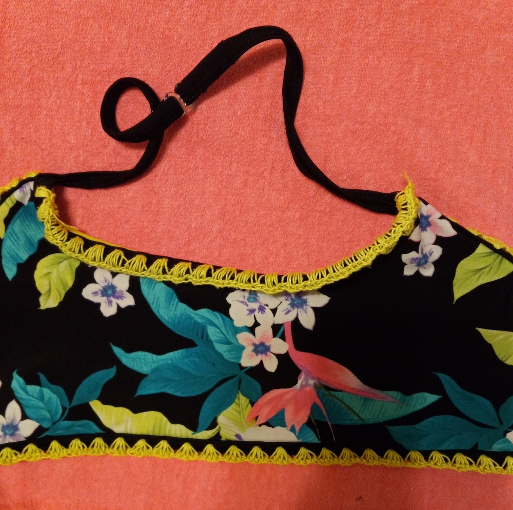 Gossip Girl swim top